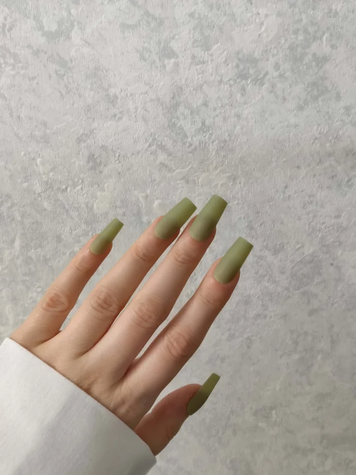 ناخن مصنوعی رنگی ساده راسا رنگ سبز یشمی فرم مربع