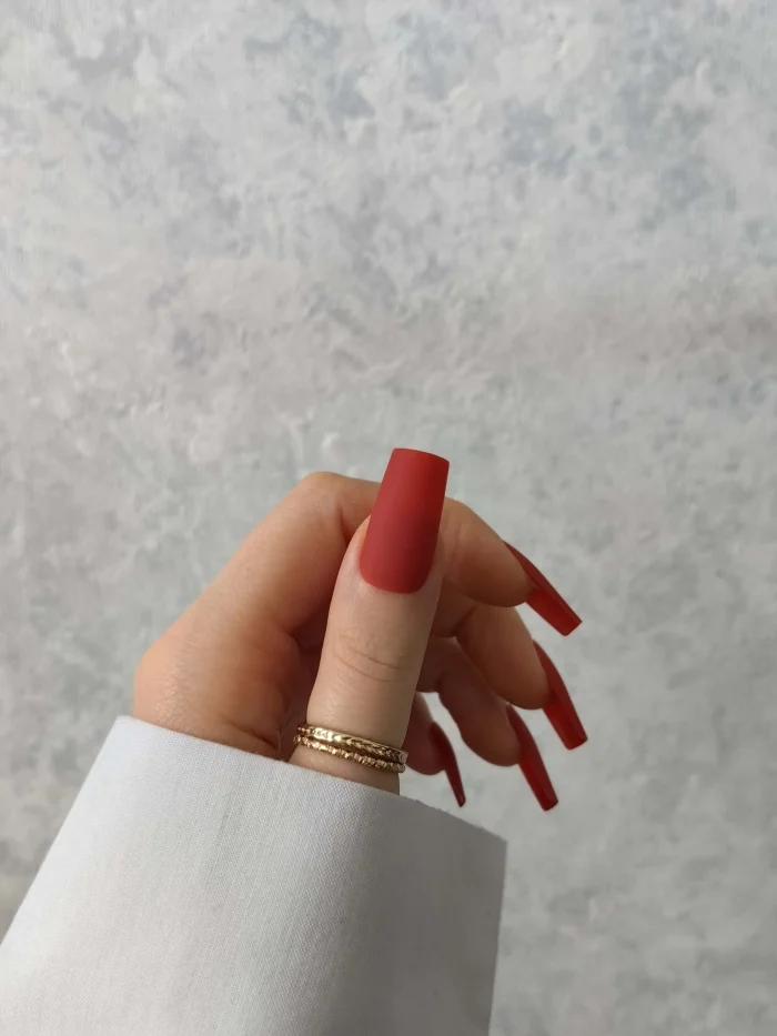 ناخن مصنوعی رنگی ساده راسا رنگ قرمز فرم مربع