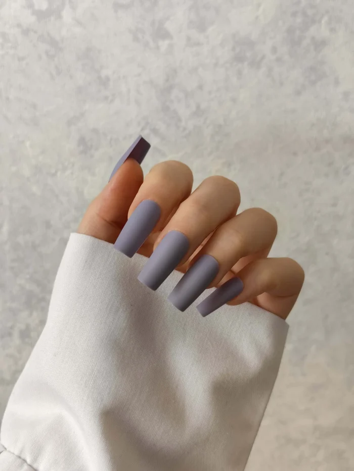 ناخن مصنوعی رنگی ساده راسا رنگ یاسی طوسی فرم مربع