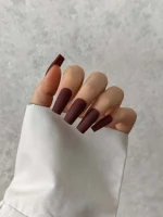ناخن مصنوعی رنگی ساده راسا رنگ زرشکی فرم مربع