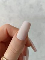 ناخن مصنوعی رنگی ساده راسا رنگ پوست پیازی روشن فرم مربع