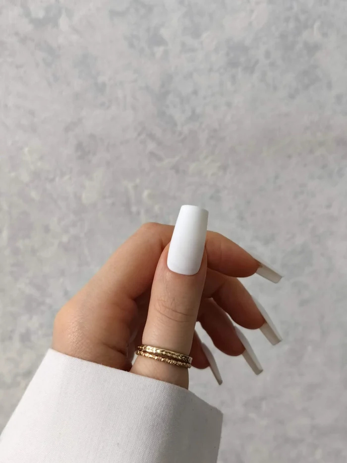 ناخن مصنوعی رنگی ساده راسا رنگ سفید فرم مربع