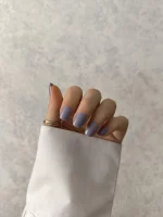 ناخن مصنوعی رنگی ساده راسا رنگ یاسی طوسی فرم مربع گرد کوتاه