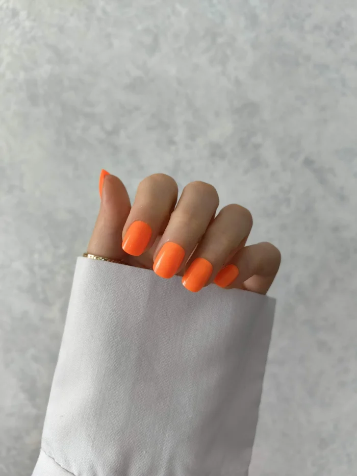 ناخن مصنوعی رنگی ساده راسا رنگ نارنجی فرم مربع گرد کوتاه