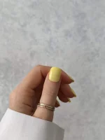 ناخن مصنوعی رنگی ساده راسا رنگ زرد فرم مربع گرد کوتاه