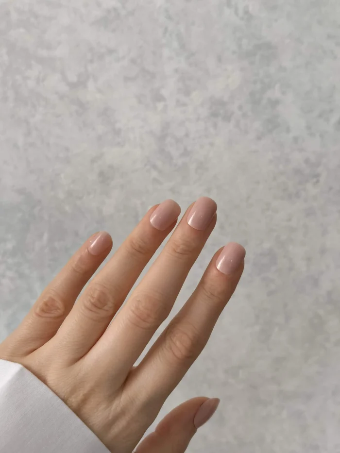 ناخن مصنوعی رنگی ساده راسا رنگ هلویی کرمی نود فرم مربع گرد کوتاه