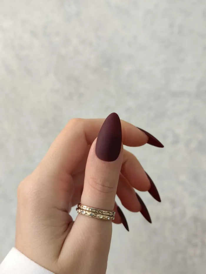 ناخن مصنوعی رنگی ساده راسا رنگ زرشکی فرم بادامی مات