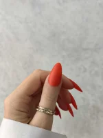 ناخن مصنوعی رنگی ساده راسا رنگ قرمز گوجه ای فرم بادامی مات