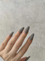 ناخن مصنوعی رنگی ساده راسا رنگ طوسی فرم بادامی مات