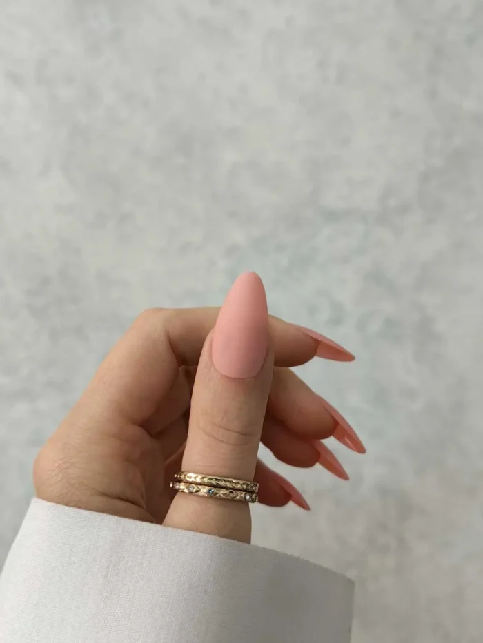 ناخن مصنوعی رنگی ساده راسا رنگ صورتی فرم بادامی مات