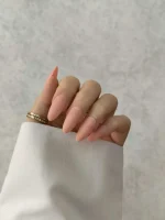 ناخن مصنوعی رنگی ساده راسا رنگ صورتی فرم بادامی مات