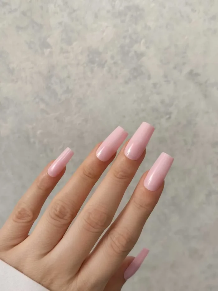 ناخن مصنوعی رنگی ساده راسا رنگ صورتی روشن فرم مربع براق