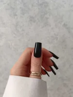 ناخن مصنوعی رنگی ساده راسا رنگ مشکی فرم مربع براق