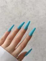 ناخن مصنوعی رنگی ساده راسا رنگ ابی فرم گلدانی بلند مات