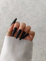 ناخن مصنوعی رنگی ساده راسا رنگ مشکی فرم گلدانی بلند مات