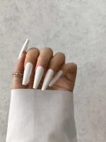 ناخن مصنوعی رنگی ساده راسا رنگ سفید گلدانی بلند مات