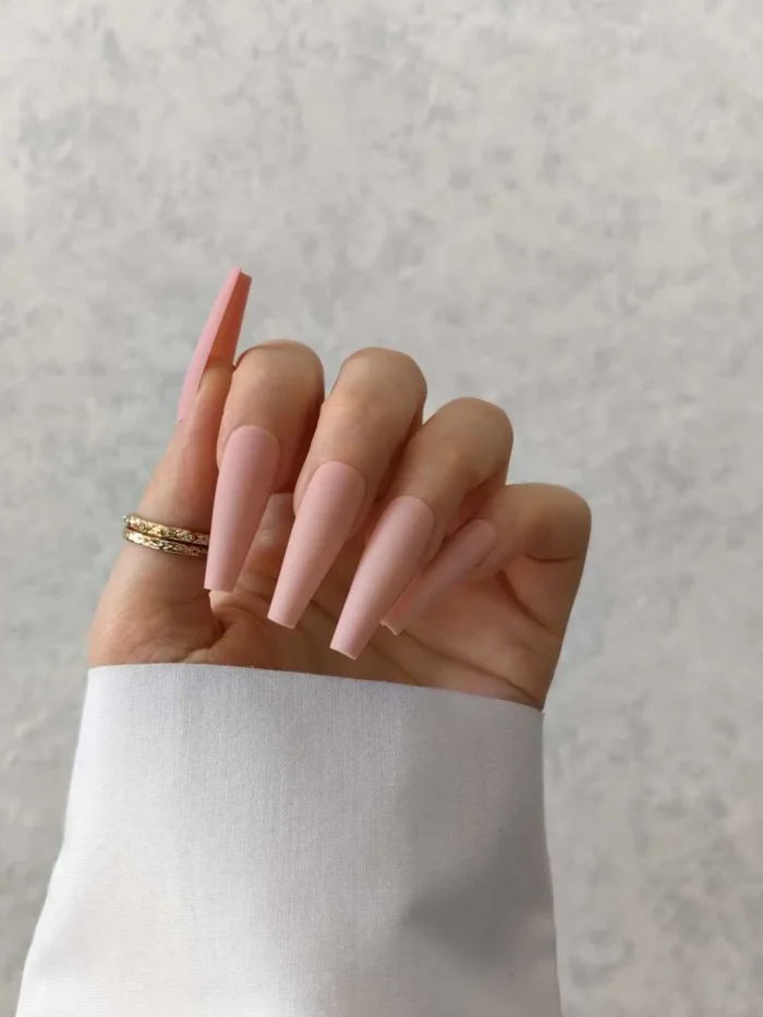 ناخن مصنوعی رنگی ساده راسا رنگ صورتی روشن گلدانی بلند مات