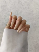 ناخن مصنوعی رنگی ساده راسا رنگ صورتی کرم گلدانی بلند مات