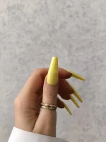 ناخن مصنوعی رنگی ساده راسا رنگ زرد پاستیلی گلدانی بلند براق