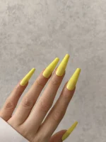 ناخن مصنوعی رنگی ساده راسا رنگ زرد پاستیلی گلدانی بلند براق