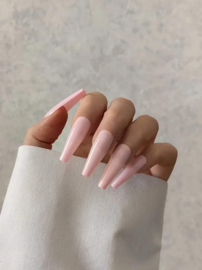 ناخن مصنوعی رنگی ساده راسا رنگ صورتی روشن گلدانی بلند براق
