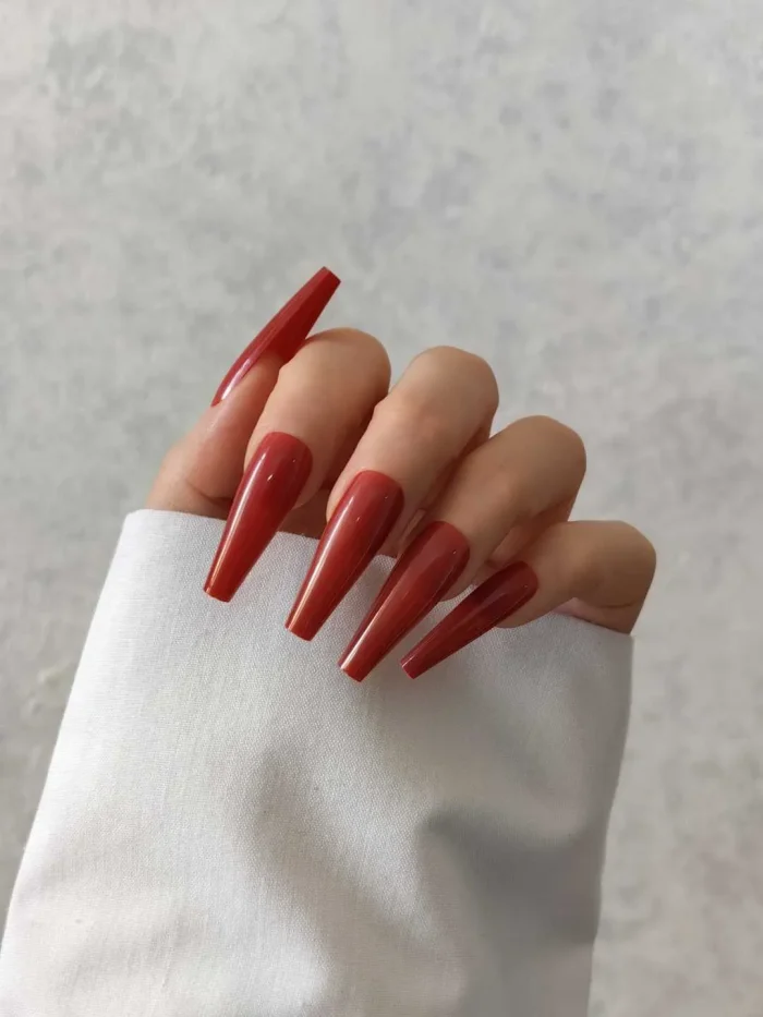 ناخن مصنوعی رنگی ساده راسا رنگ قرمز گلدانی بلند براق