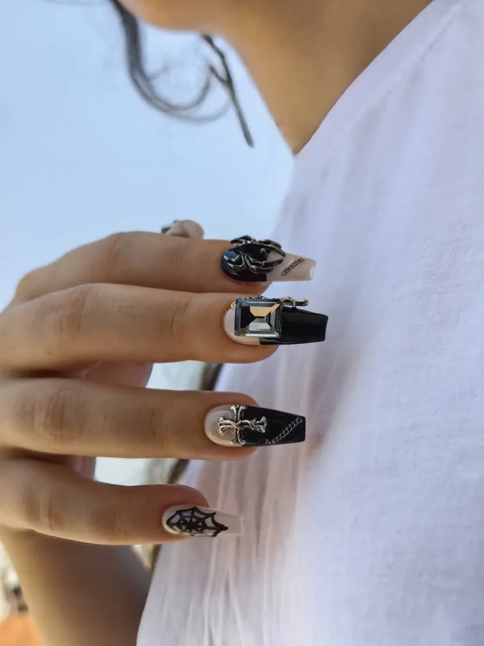 ناخن مصنوعی راسا رنگ مشکی شیری طرح عنکبوت دارک RSR1437