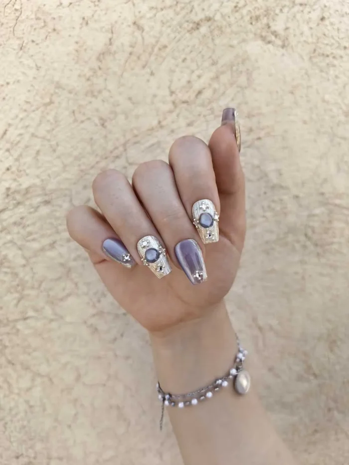 ناخن مصنوعی راسا رنگ یاسی طوسی طرح آیس و متالیک RSR1548