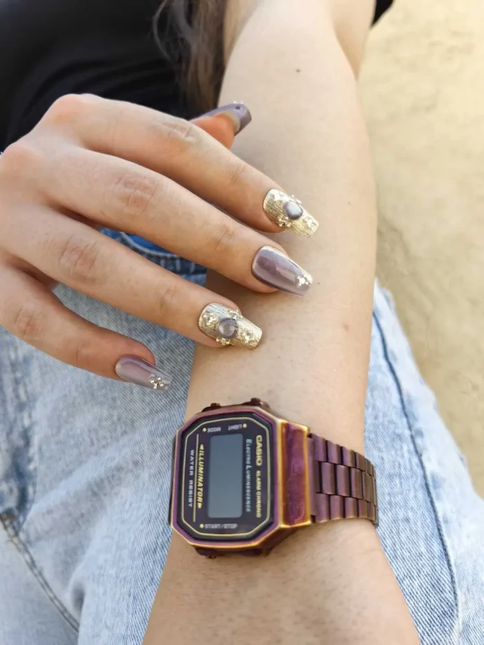 ناخن مصنوعی راسا رنگ یاسی طوسی طرح آیس و متالیک RSR1548