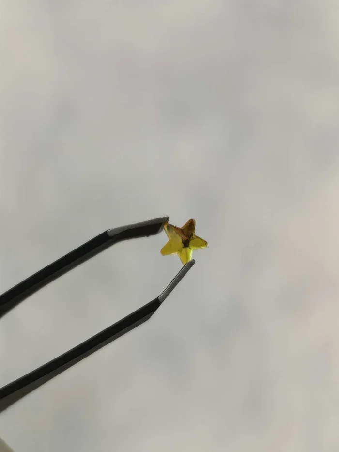 استیکر برجسته ناخن راسا طرح ستاره نوک تیز رنگی