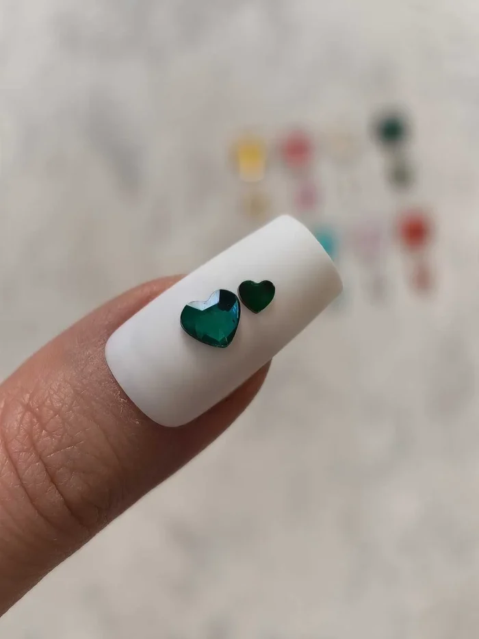 استیکر برجسته ناخن راسا طرح قلب کریستالی رنگی