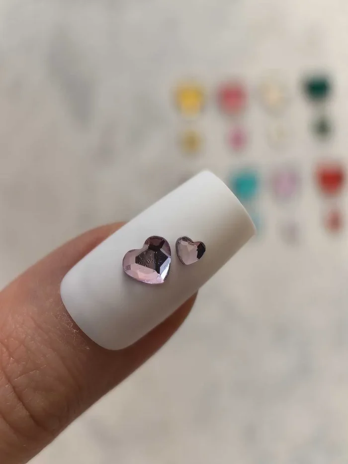 استیکر برجسته ناخن راسا طرح قلب کریستالی رنگی