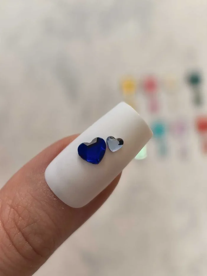 استیکر برجسته ناخن راسا طرح قلب کریستالی رنگی