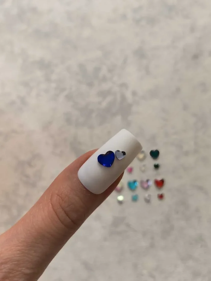 استیکر برجسته ناخن راسا طرح قلب کریستالی رنگی