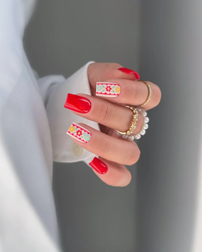 ناخن مصنوعی راسا طرح گل سنتی رنگ قرمز و هلویی فرم مربع RSH15