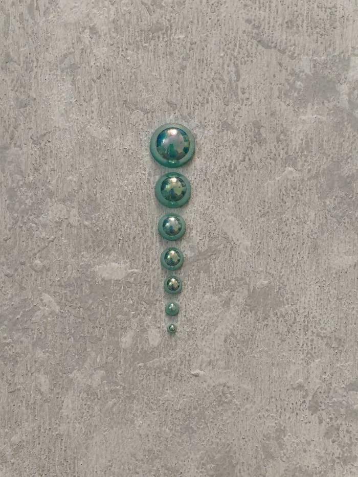 استیکر برجسته ناخن راسا طرح نگین سبز بسته 7 عددی