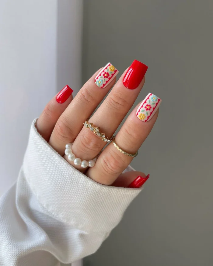 ناخن مصنوعی راسا طرح گل سنتی رنگ قرمز و هلویی فرم مربع