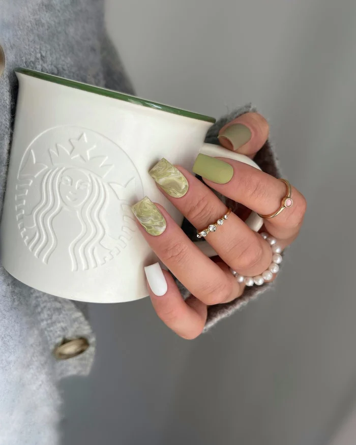 ناخن مصنوعی راسا طرح ماربل کامل رنگ سبز و سفید فرم مربع