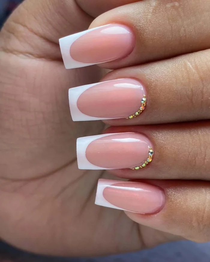ناخن مصنوعی راسا مناسب عروس طرح فرنچ نگین دار