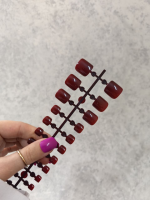 ناخن مصنوعی پا رنگ زرشکی