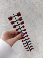 ناخن مصنوعی پا رنگ زرشکی