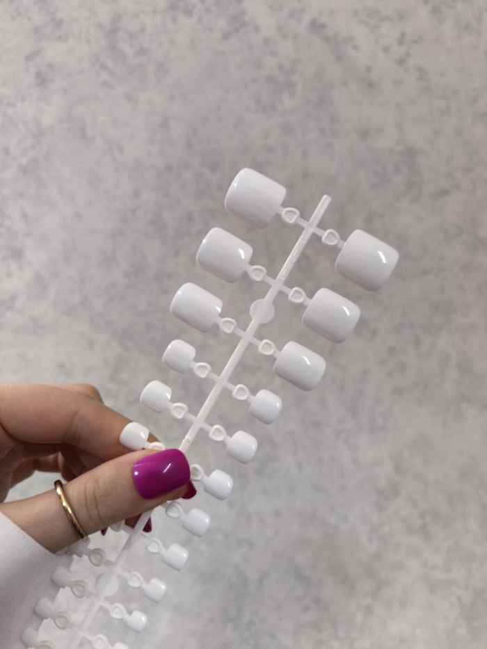 ناخن مصنوعی پا رنگ سفید