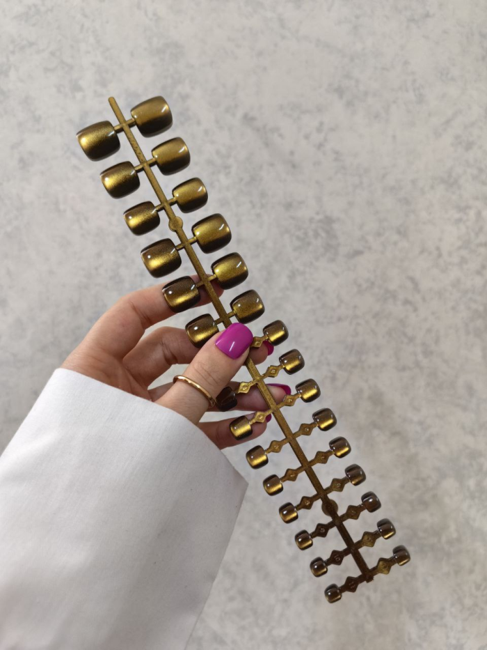 ناخن مصنوعی پا کریستالی کهکشانی رنگ طلایی