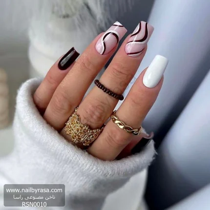عکس ناخن مصنوعی طرح موج دار خطی رنگ شرابی زرشکی و سفید فرم مربعی بلند مدل RSN0010 برند راسا