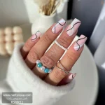 عکس ناخن مصنوعی طرح خطی انتزاعی و موج دار رنگ صورتی نود با خطوط سیاه و سفید فرم مربعی بلند مدل RSN0011 برند راسا