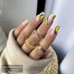 عکس ناخن مصنوعی طرح فرنچ انتزاعی موج دار رنگ زرد لیمویی و مشکی مات فرم مربعی بلند مدل RSN0012 برند راسا