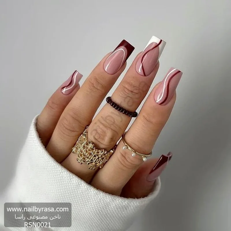 عکس ناخن مصنوعی طرح موج دار و انتزاعی رنگ زرشکی شرابی و سفید براق فرم مربعی بلند مدل RSN0021 برند راسا