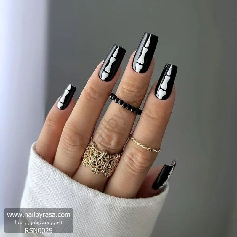 عکس ناخن مصنوعی طرح اسکلت و استخوان سفید روی زمینه مشکی براق فرم مربعی بلند مدل RSN0029 برند راسا