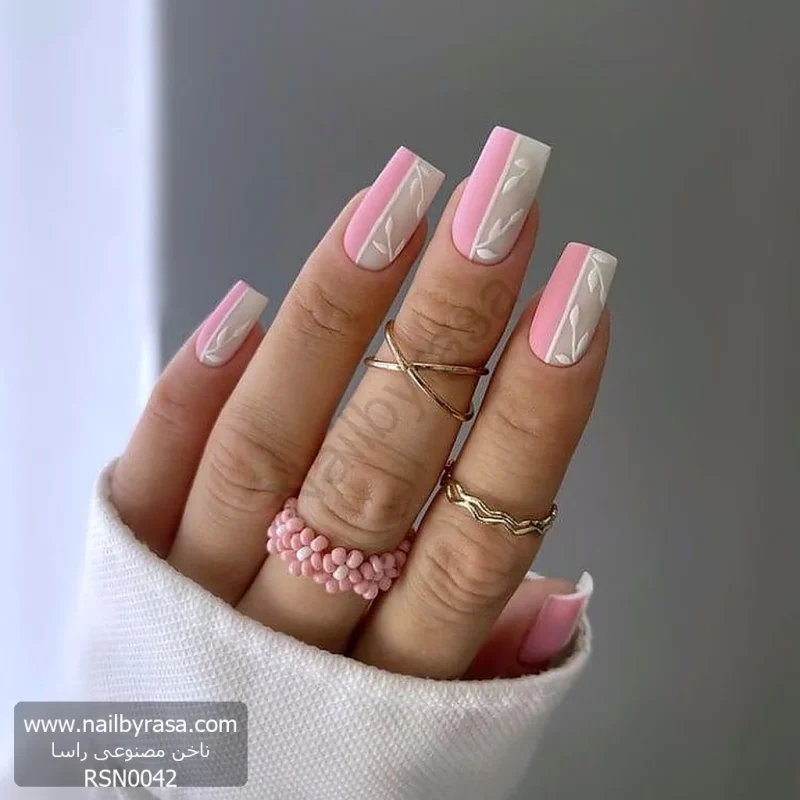 عکس ناخن مصنوعی دو رنگ صورتی و سفید با طرح برگ و شاخه برجسته سه بعدی گچ بری فرم مربعی بلند مدل RSN0042 برند راسا
