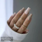 عکس ناخن مصنوعی طرح نگین دار و ساده رنگ نود و نسکافه‌ای مات و براق فرم مربعی بلند مدل RSN0045 برند راسا